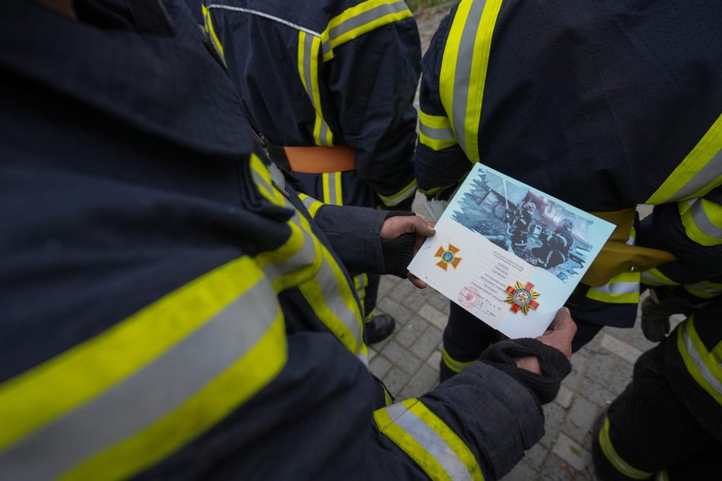 Рятувальники Миколаївщини отримали нагороди і 5 нових спеціальних автомобілів (ФОТО) 17