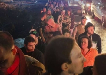 На кордоні з Грузією теж затори – росіяни хочуть сховатися в країні, частину якої захопили (ВІДЕО)