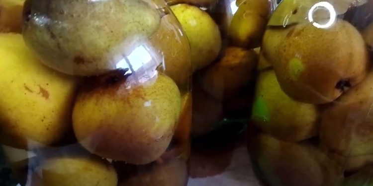 Беріть і готуйте, поки сезон. Консервуємо груші на зиму