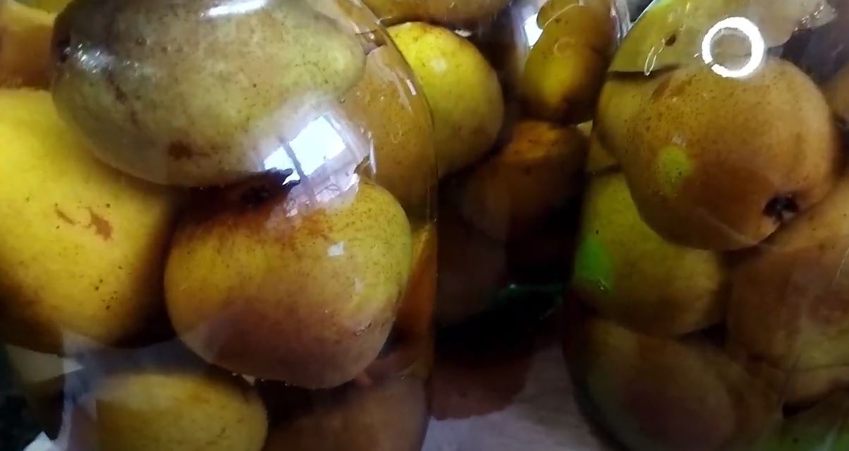 Беріть і готуйте, поки сезон. Консервуємо груші на зиму