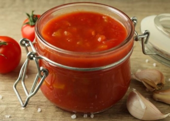 Ще є все, що потрібно – аджика на зиму за рецептом Клопотенко (ФОТО)