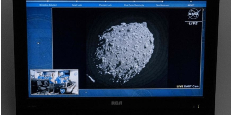 Апарат NASA навмисне спрямували на астероїд, аби змінити його траєкторію (ВІДЕО)