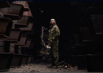 “Поки я буду в полоні”. Захисник Маріуполя “Орест” переміг у паризькому фотоконкурсі з серією світлин з “Азовсталі”