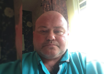 Рашисти повернули тіло британського волонтера, який ніби-то помер в полоні від стресу. На ньому численні порізи та сліди тортур