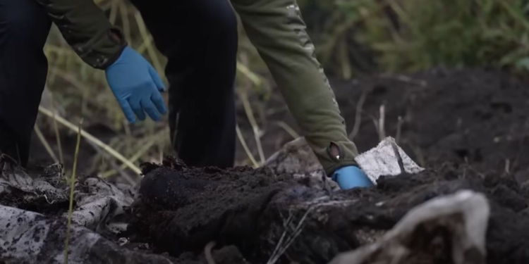 У звільнених селах Харківщини почали документувати злочини росіян під час окупації (ФОТО, ВІДЕО)