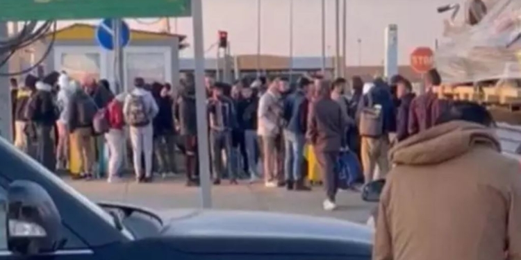 В Казахстан приїхало вже майже 100 тис. втікачів від мобілізації з рф. Стало відомо, кого з них будуть видавати назад