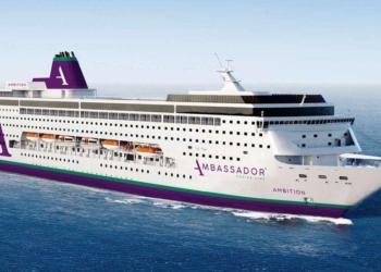 В Шотландії українських біженців розміщують на круїзних лайнерах, таких вже два (ВІДЕО)