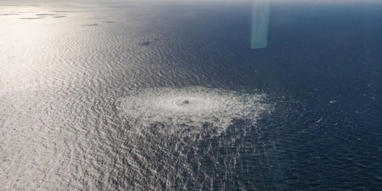 Підводні вибухи. Біля “Північного потоку” помітили кораблі ВМФ Росії – CNN