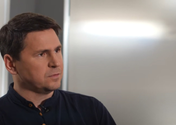 Українську політику формуватимуть 2-3 партії, – Подоляк розповів, що буде після війни, і як в перші її дні Зеленський дзвонив путіну (ВІДЕО)