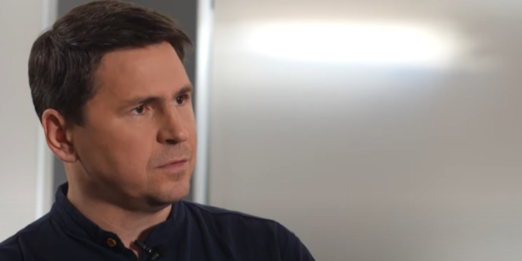 Українську політику формуватимуть 2-3 партії, – Подоляк розповів, що буде після війни, і як в перші її дні Зеленський дзвонив путіну (ВІДЕО)