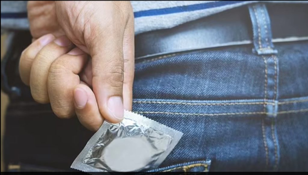 З нового року у Франції молоді люди можуть безкоштовно отримати презервативи 1
