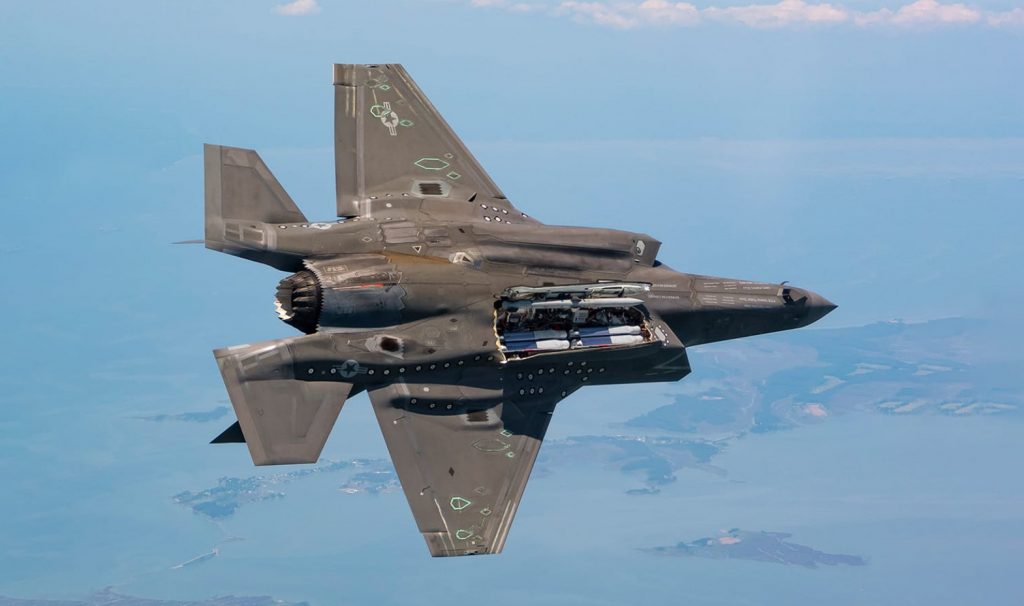 США провели пробний пуск із винищувача F-35 нової розумної бомби StormBreaker 1