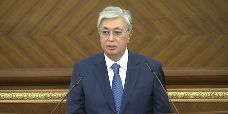 Токаєв пропонує встановити термін президентських повноважень на 7 років без права переобрання і провести позачергові вибори вже восени