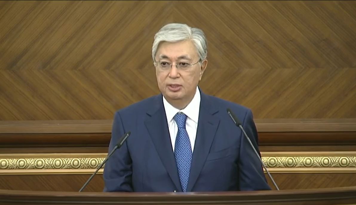 Токаєв пропонує встановити термін президентських повноважень на 7 років без права переобрання і провести позачергові вибори вже восени