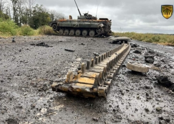 Окупанти в районі Каховської ГЕС затопили 9 вагонів для побудови  переправи, – Генштаб