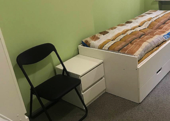 Миколаїв отримав партію меблів для гуртожитку, в якому будуть жити переселенці та працівники критичної інфраструктури міста (ФОТО)