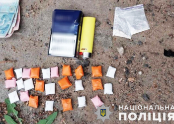 І метамфетамін, і канабіс: у Миколаєві поліцейські затримали місцевого мешканця за розповсюдження «закладок» (ФОТО)