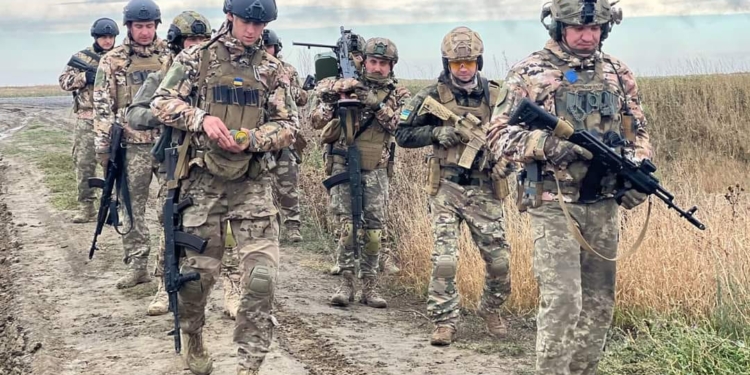 ЗСУ тисне ворога на Луганщині, знищує склади і техніку на півдні, – Генштаб