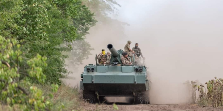 ЗСУ тисне ворога на Луганщині, знищує склади і техніку на півдні, – Генштаб