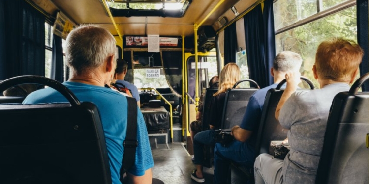 Від завтра в громадському транспорті не має звучати музика – це заборонено. А тим більше – російські виконавці