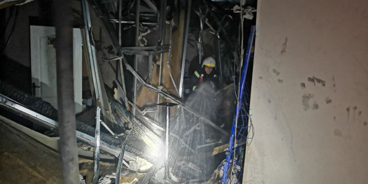 Внаслідок нічної атаки Миколаєва іранськими дронами-камікадзе горів дах двоповерхової будівлі. Що ще гасили за добу наші рятувальники (ФОТО)