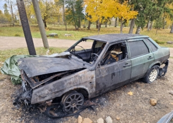У Латвії підпалили машини українських біженців і господаря гостьового будинку, де вони мешкають