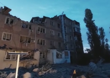 «Це не зійде окупантам з рук» – Зеленський відреагував на російську атаку по Миколаєву (ВІДЕО)