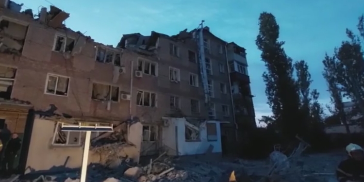 «Це не зійде окупантам з рук» – Зеленський відреагував на російську атаку по Миколаєву (ВІДЕО)