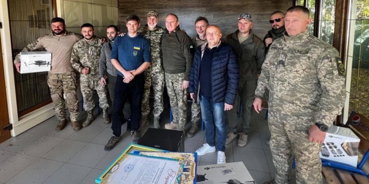 Делегація з Чехії передала Миколаївській області тепловізори, дрони та тактичні аптечки (ФОТО)