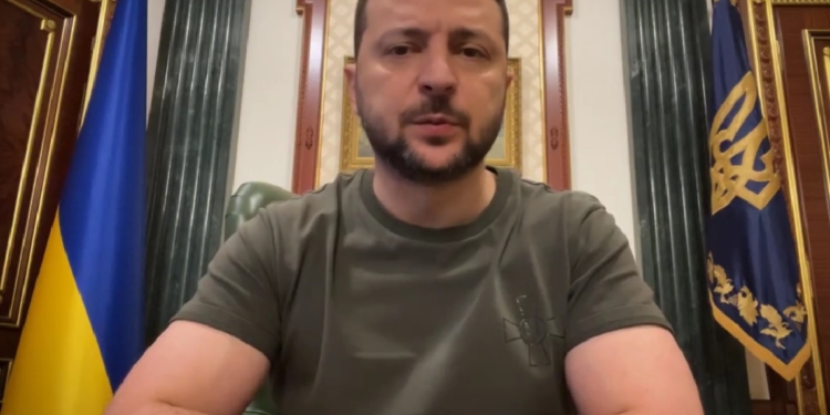 «Тільки повне витіснення окупантів з української землі й демонтаж агресивних можливостей держави-терориста – це шлях до миру» – звернення Зеленського (ВІДЕО)
