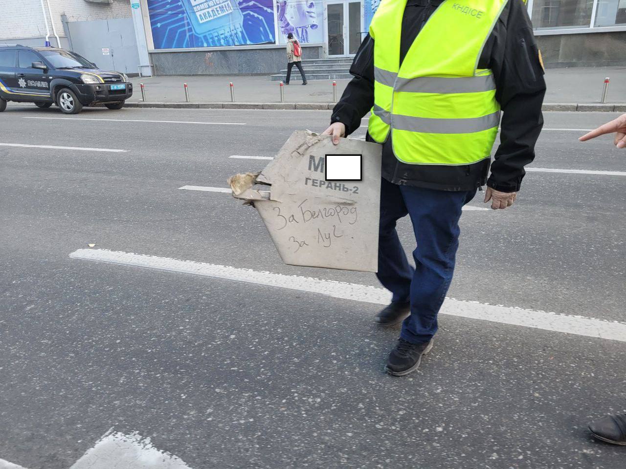 Вчимося мислити по воєнному. Чим може всім нам зашкодити публікація в соцмережах збитих дронів