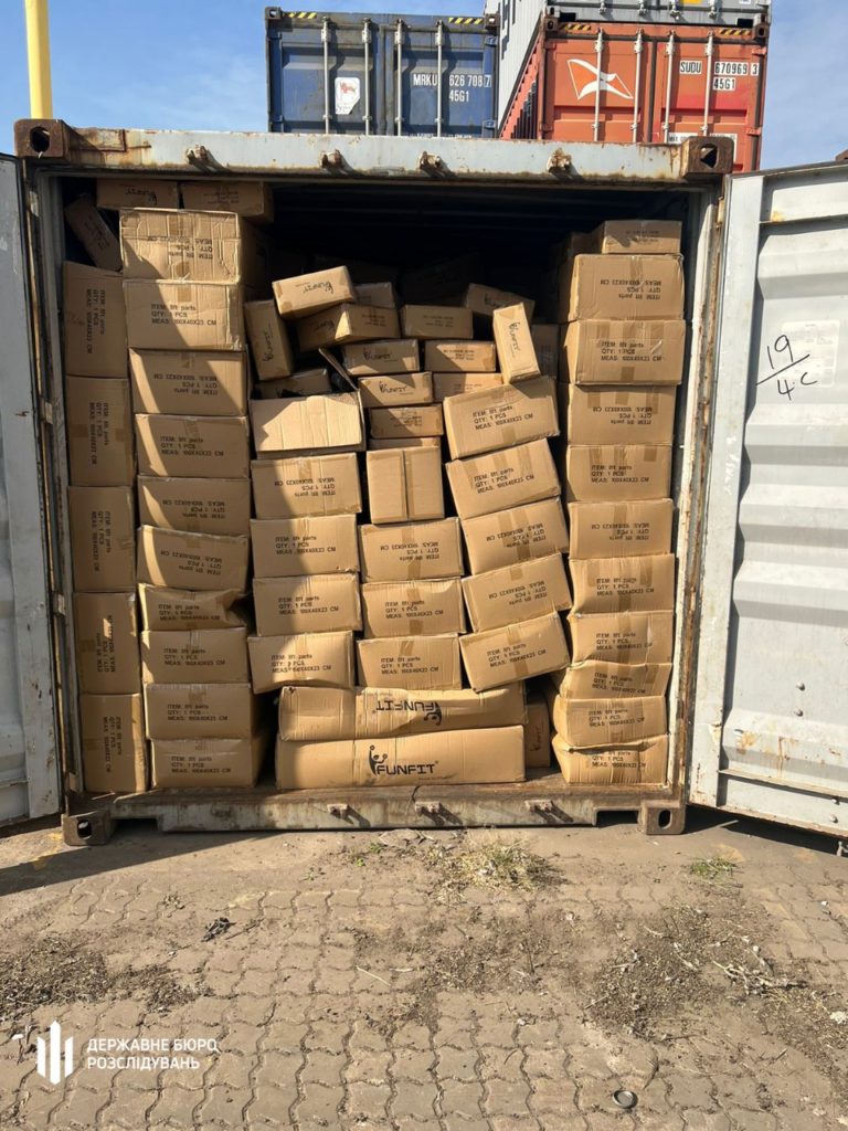 На Одеській митниці знайшли 130 контейнерів, схованих від розмитнення (ФОТО) 1
