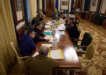 У Зеленського відбулася нарада з приводу енергозагроз, говорили про мобільні пункти живлення для критичної інфраструктури міст, селищ і сіл (ФОТО)