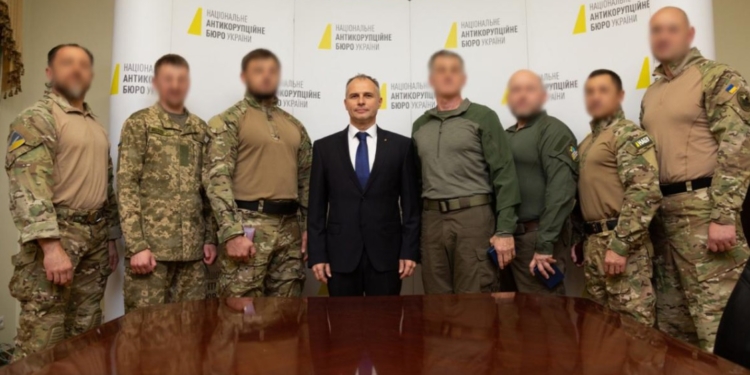 Співробітники НАБУ одержали нагороди за оборону Миколаївщини