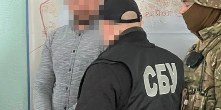 В Миколаєві на засіданні затримали директора одного з комунальних підприємств – він очолював російську агентурну мережу (ФОТО, ВИДЕО)