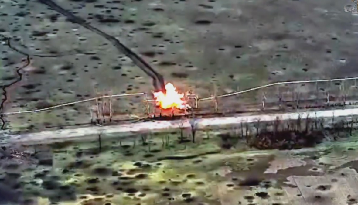 Завдяки роботі саперів Миколаївської бригади ДШВ ЗС України знищено чергову БМП окупантів разом з екіпажем (ВІДЕО)