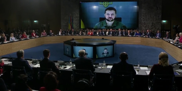 «Російський потенціал агресії буде знищений на корню, коли український прапор буде в Криму» – Зеленський на Першому Парламентському саміті Міжнародної Кримської платформи (ВІДЕО)