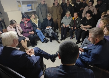 Чи думав він над своєю формулою? Штайнмаєр півтори години пробув в бомбосховищі під час візиту на Чернігівщину (ФОТО, ВІДЕО)