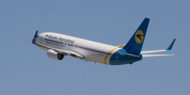 Конфлікт Майберга та Коломойського: компанія МАУ припинила польоти всіх літаків