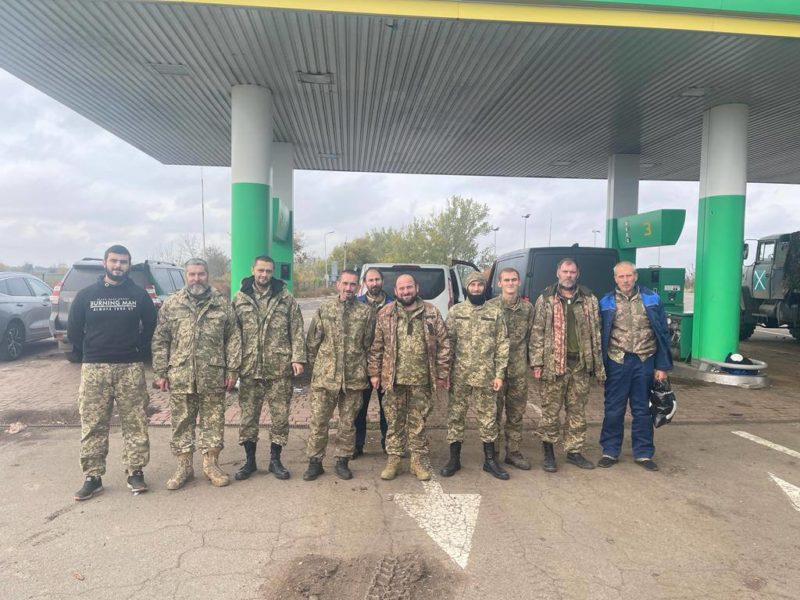 З російського полону Україна повернула 10 військовослужбовців і тіло американського добровольця (ФОТО)