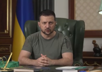 «Усе більше окупантів намагається втекти, усе більше втрат несе ворожа армія, усе більше розуміння того, що Росія зробила помилку, пішовши війною проти України» – Зеленський (ВІДЕО)