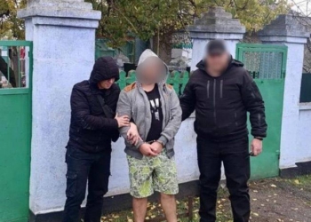 На Миколаївщині поліцейські затримали чоловіка за замах на умисне вбивство свого знайомого під час сварки