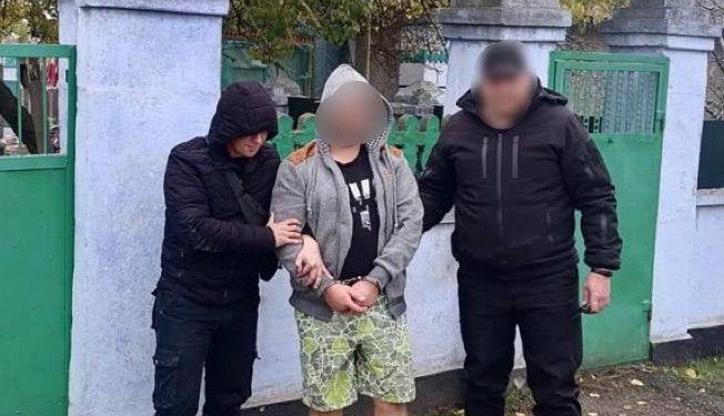 На Миколаївщині поліцейські затримали чоловіка за замах на умисне вбивство свого знайомого під час сварки