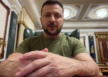 «Відчутно відповідаємо окупантам» – Зеленський подякував воїнам кількох бригад і полків, які особливо відзначились на цьому тижні (ВІДЕО)