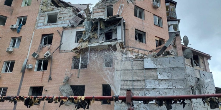 Вибухи чути практично щодня, найбільше руйнувань та загиблих — як живе найнебезпечніший район Миколаєва (ВІДЕО)