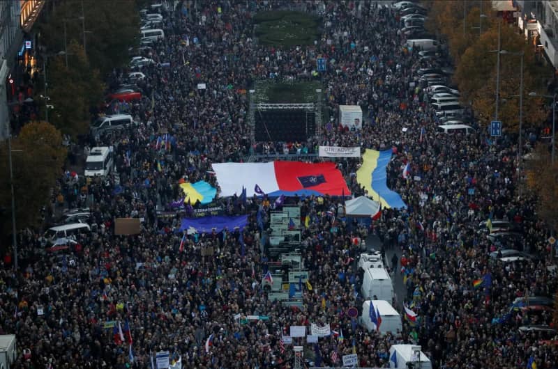 У Празі пройшла Демонстрація проти страху та ненависті – на знак солідарності з Україною (ФОТО) 1