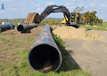 Ремонтні роботи на водопровідній мережі в Миколаєві ще продовжуються. Але «Миколаївводоканал» обіцяє впоратись до вечора (ФОТО, ВІДЕО)