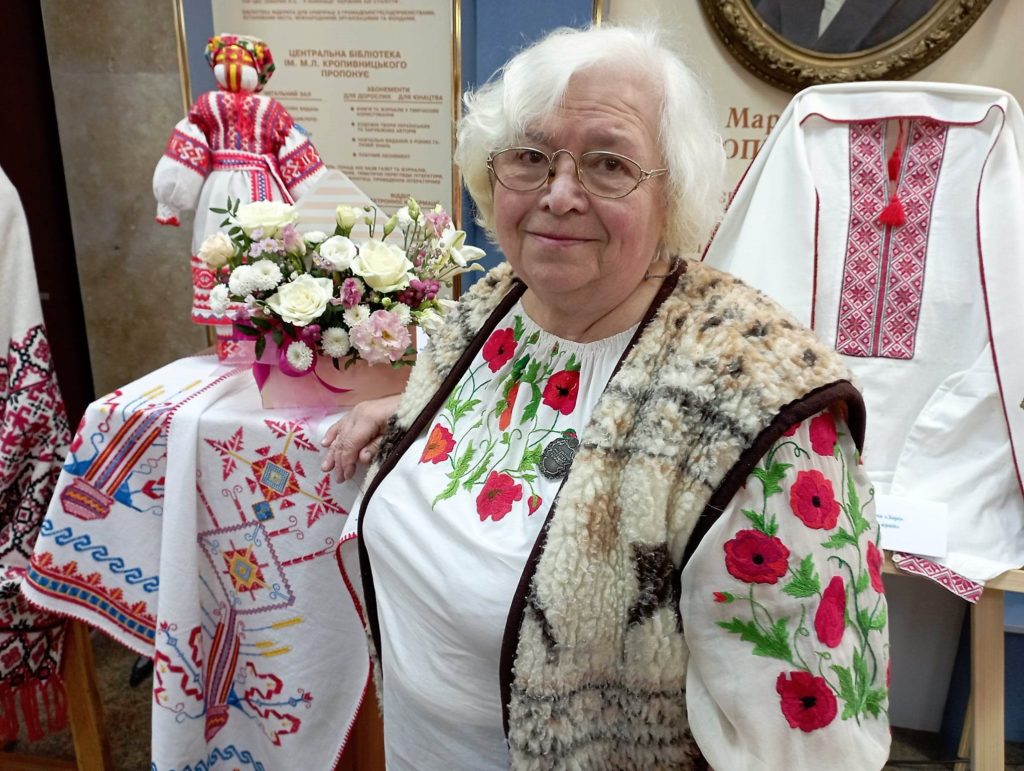 Потужні обереги: в Миколаєві відкрилася виставка рушників і вишиванок Валентини Димової (ФОТО) 3
