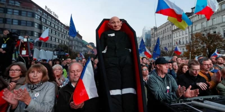 У Празі пройшла Демонстрація проти страху та ненависті – на знак солідарності з Україною (ФОТО)