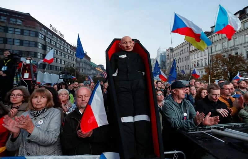 У Празі пройшла Демонстрація проти страху та ненависті – на знак солідарності з Україною (ФОТО) 3
